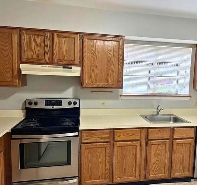 Building Photo - 2 Bedroom 2.5 bath End-Unit Orchard Valley Townhome in Kennett Square