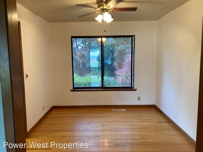 Building Photo - 3 br, 2 bath House - 219 Burlwood Drive