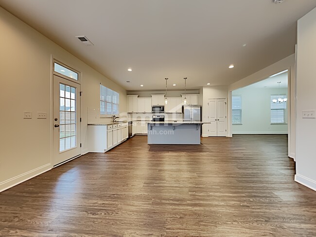 Building Photo - 132 Sago Ct