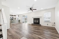 Building Photo - Columbus Station Condo-Ready to move in