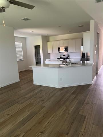 Building Photo - 8024 Acanthus St