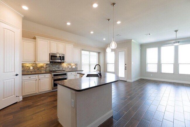 Building Photo - 28006 Laurel Garden Ln