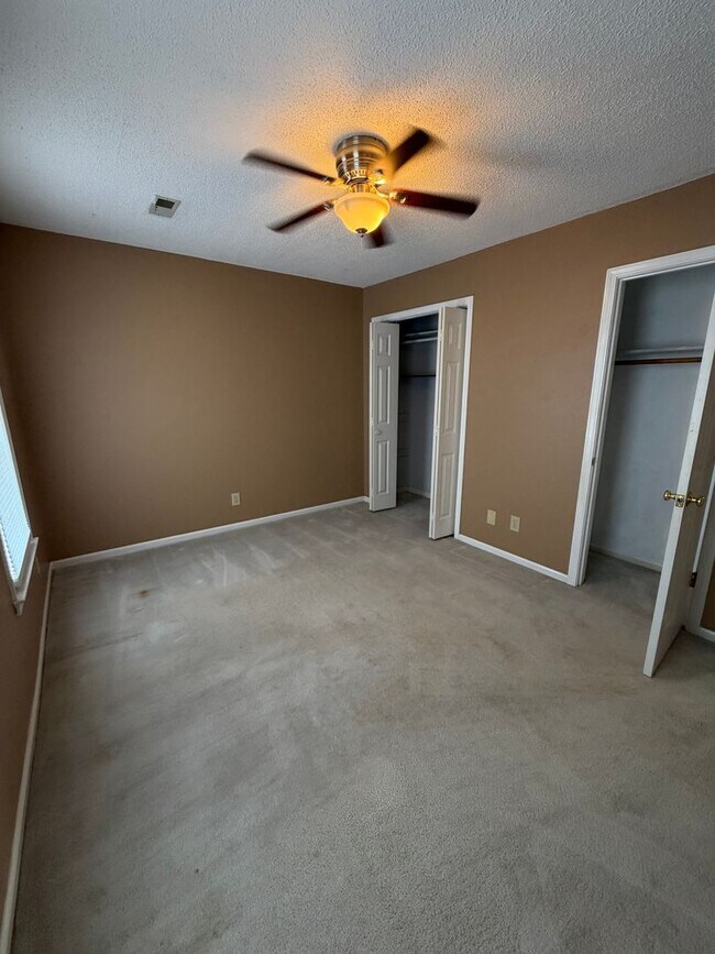 Building Photo - Prime Location in Half Mile Lake, Greenville, SC