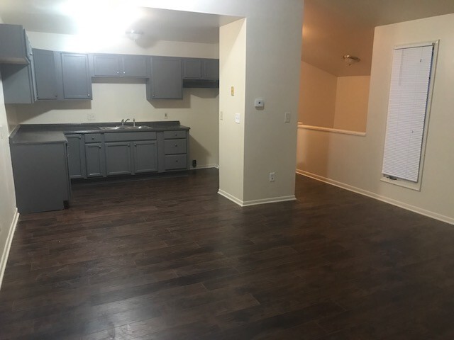 Building Photo - $1,450.00 - 2 Bed | 1 Bath Condo in downto...