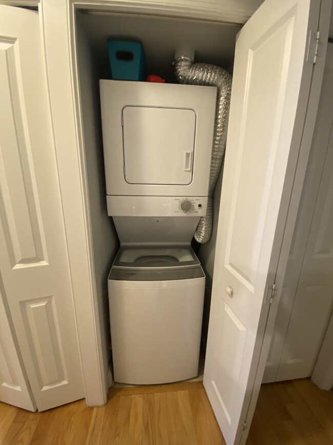 Washer/Dryer - 43 14th St NE