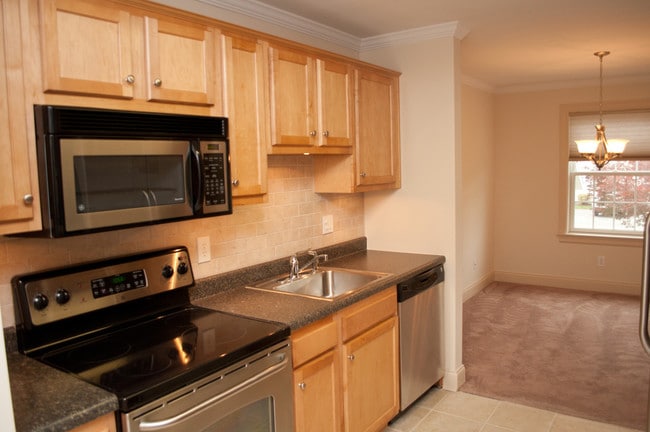 Building Photo - Oak Brook Commons