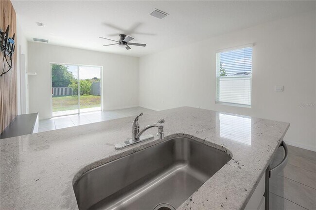 Building Photo - 17042 Oval Rum Dr