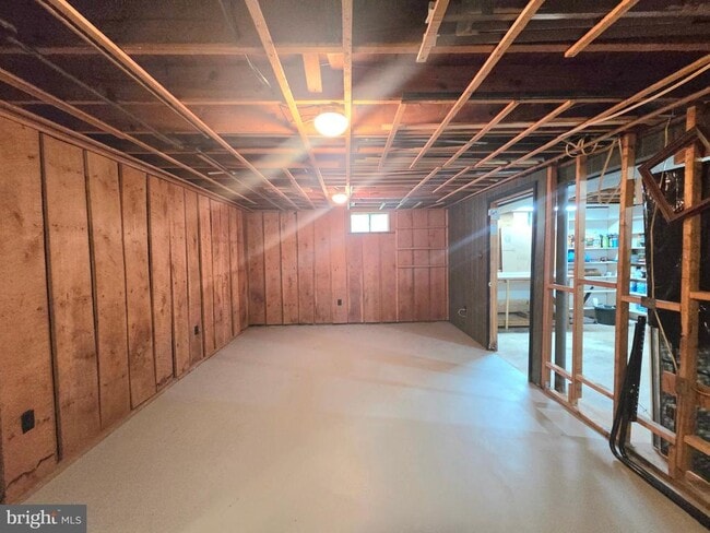 Building Photo - 111 Tamarisk Ct