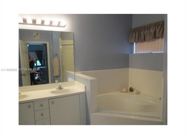 Building Photo - 9468 SW 221st Ln