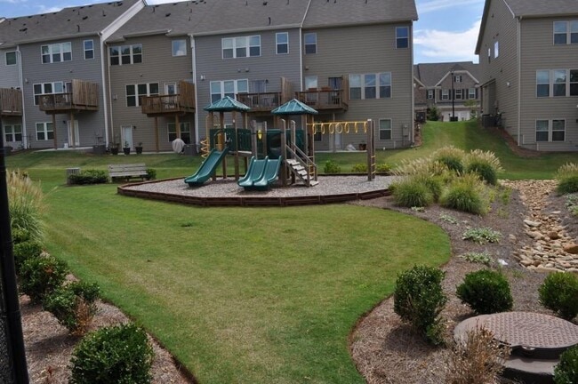 Building Photo - 1341 Endicott Ct