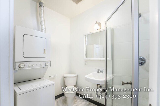 Building Photo - 1437 1/2 N. Las Palmas Ave.-