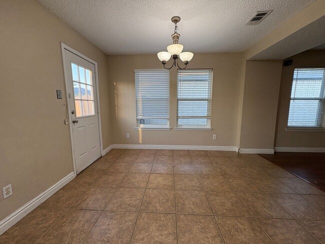 Building Photo - Great 3-2-2 in Lost Creek Ranch NWISD Roan...