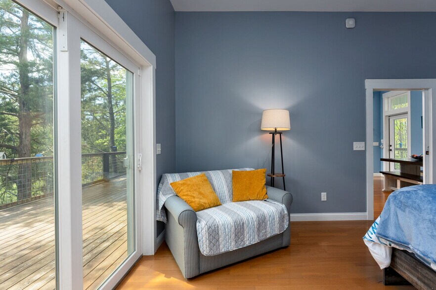 Building Photo - 211 Lewis Dr