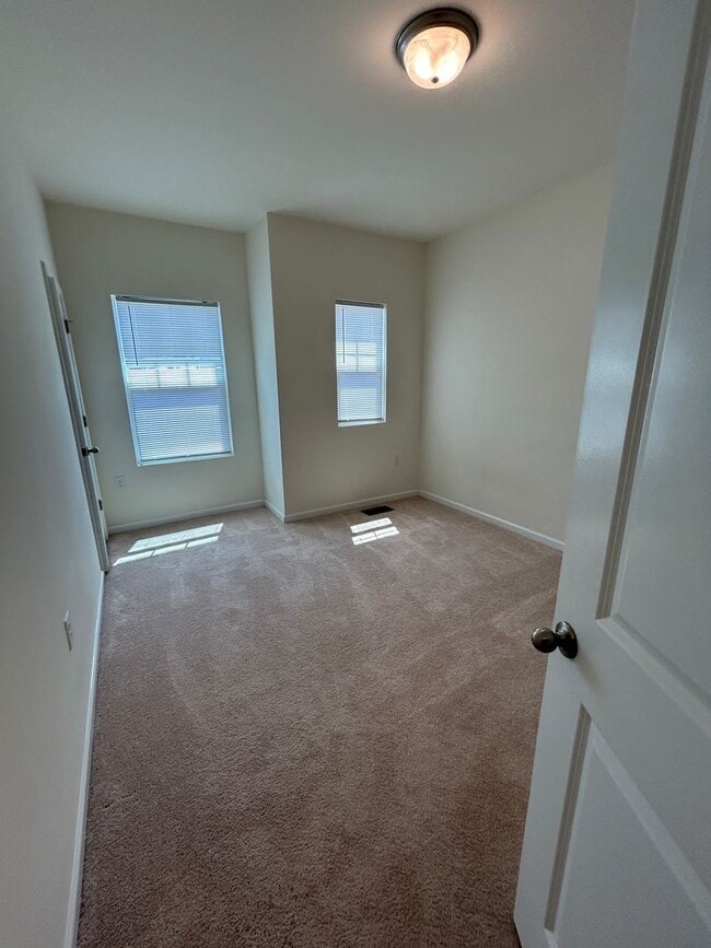 Building Photo - 1003 Excite Ave