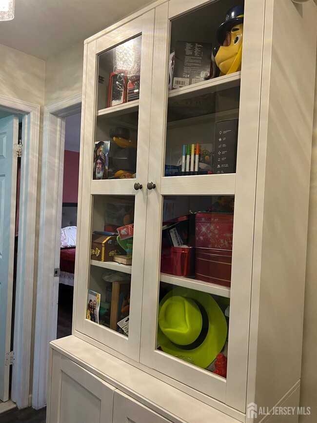 Building Photo - 42 Townsend Dr