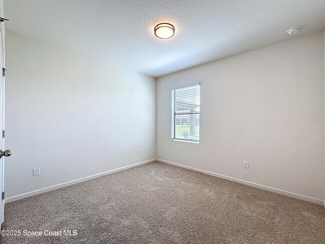 Building Photo - 870 Remington Green Dr SE