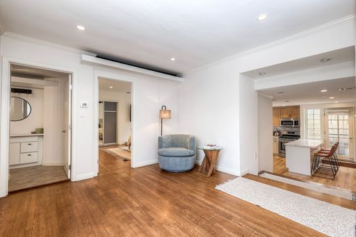 Building Photo - San Diego Coastal Dream Crown Point Jewel 3 or 6 Month lease only Partially Furnished Ready for M...