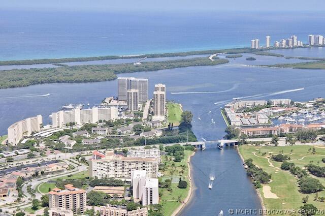 Building Photo - 108 Lakeshore Dr