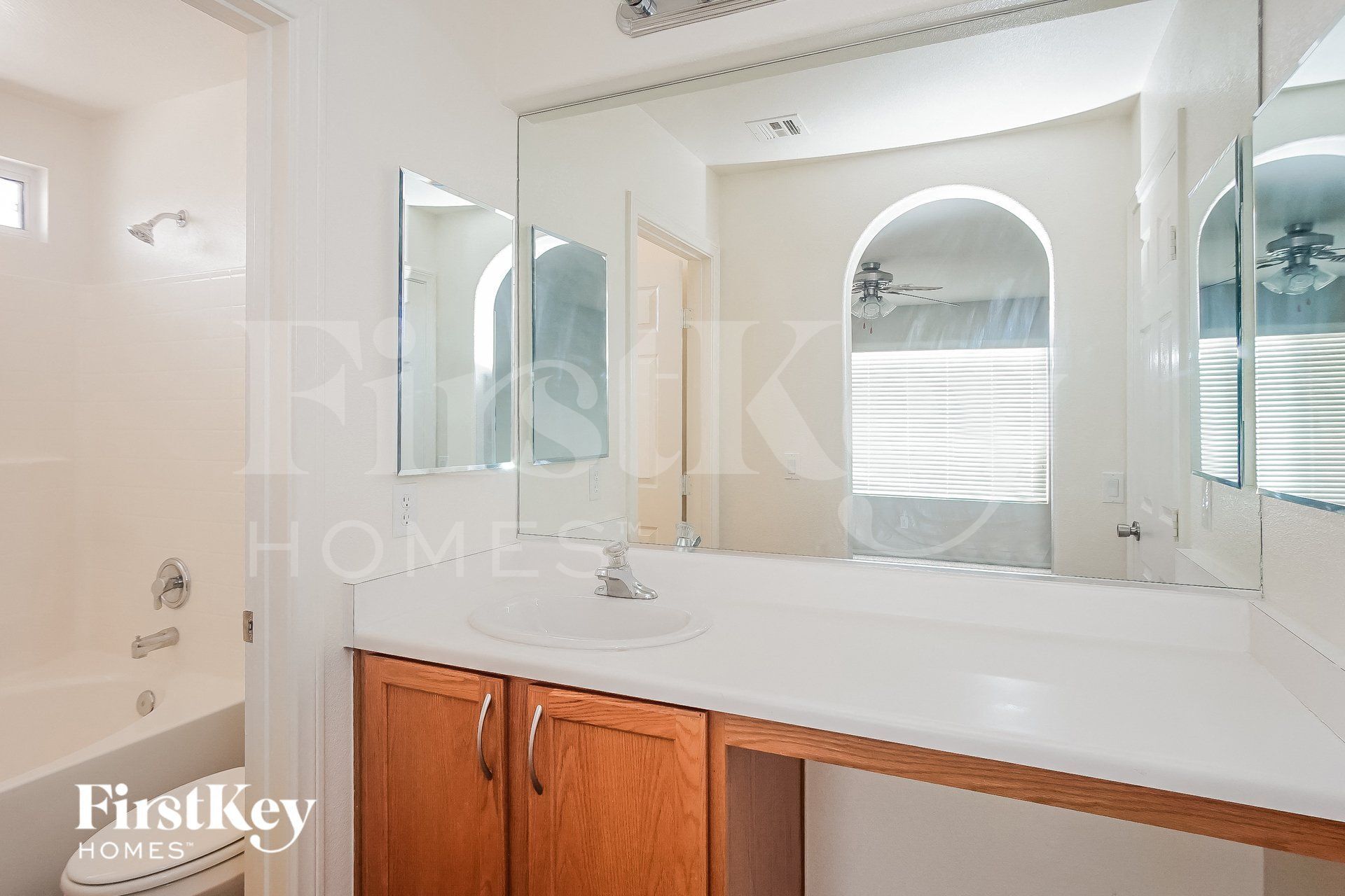 Building Photo - 5333 N Carlsbad Heights St