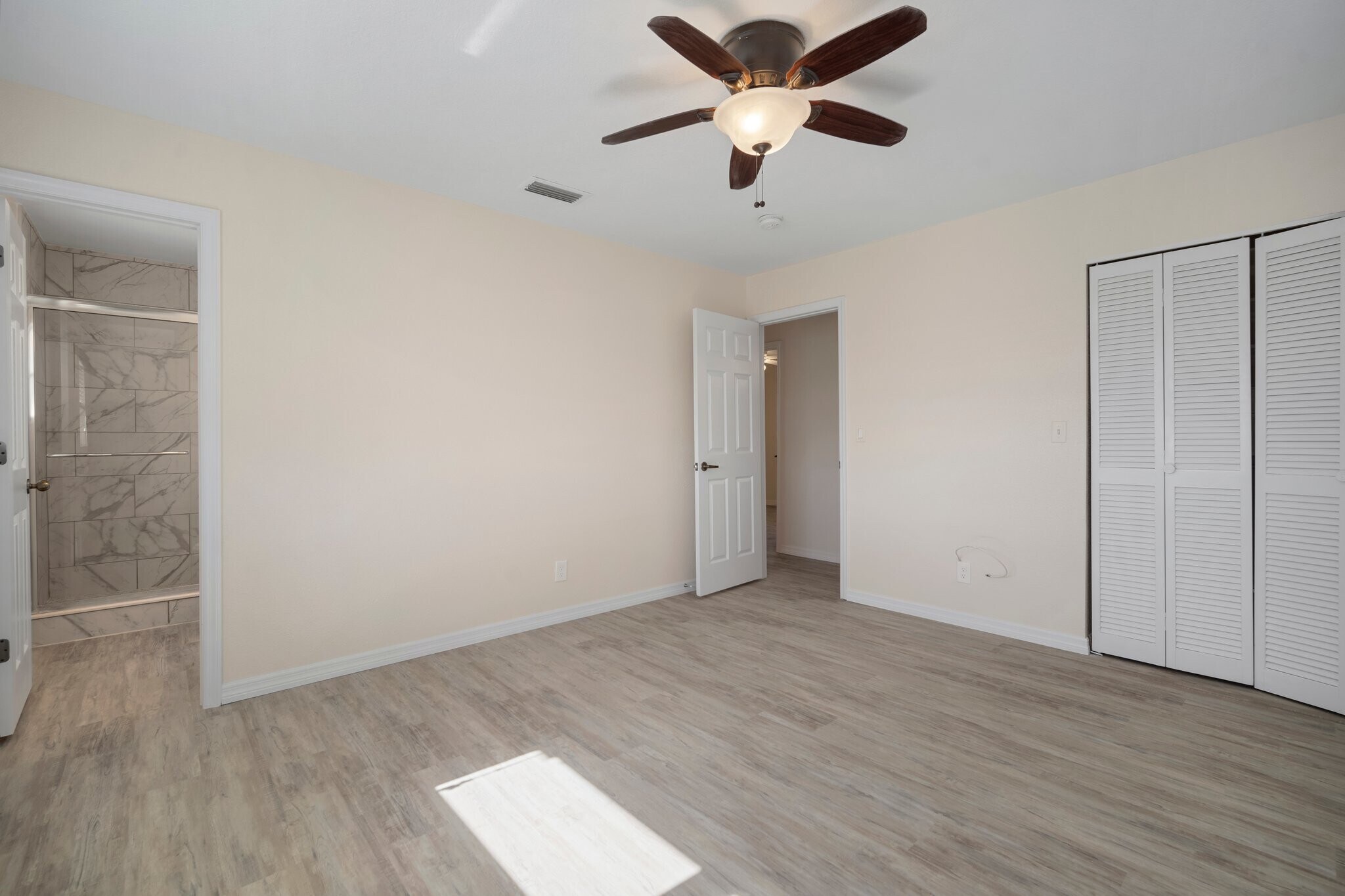Building Photo - 910 Spindle Palm Way