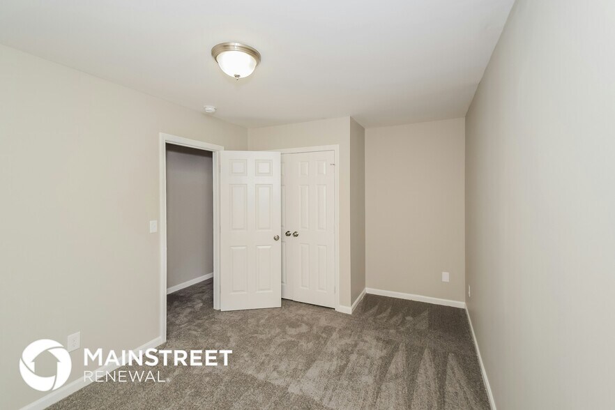 Building Photo - 1232 Riverford Dr