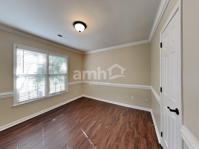 Building Photo - 10105 Grimbsy Ct