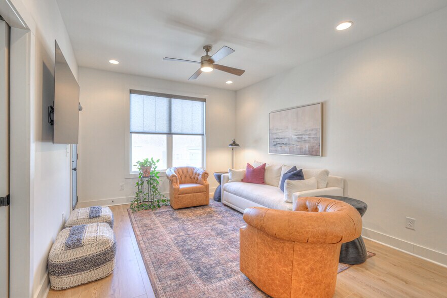 Building Photo - 312 Duke St