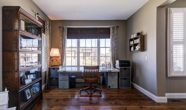Building Photo - Gorgeous 4 Bedroom In The Grove!!