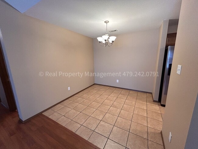 Building Photo - 1001 Trenton Dr