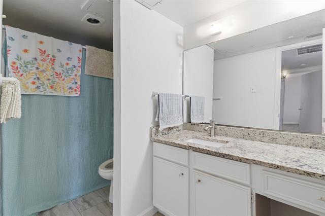 Building Photo - 10566 High Hollows Dr