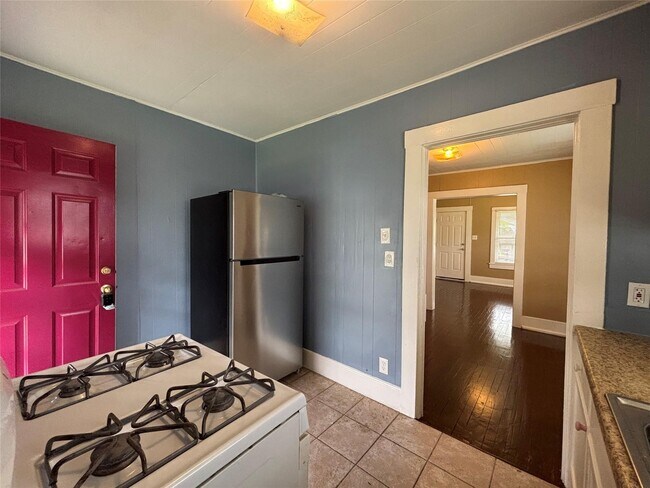 Building Photo - 3301 Dennis St