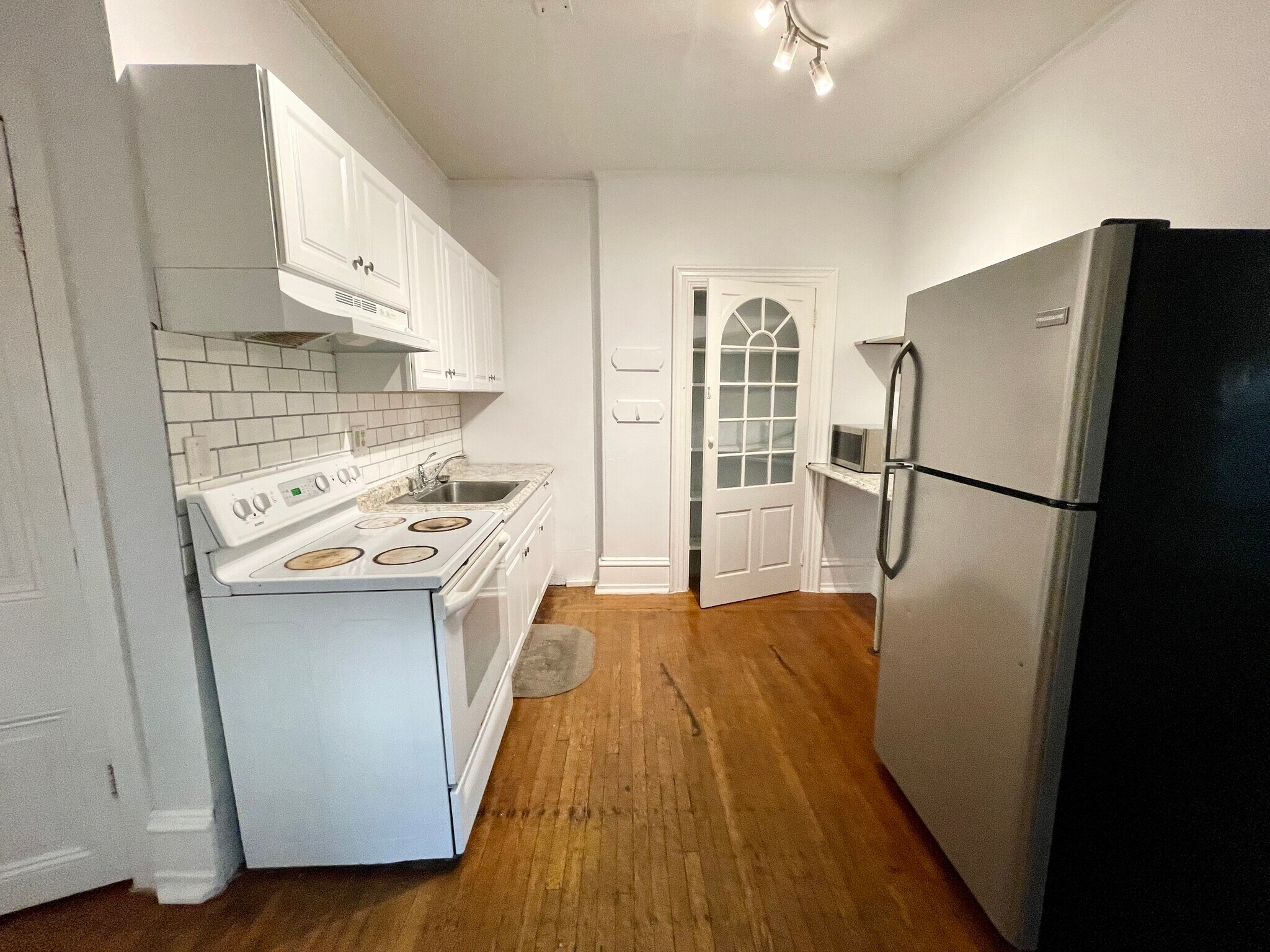 Building Photo - 1015 DeKalb St