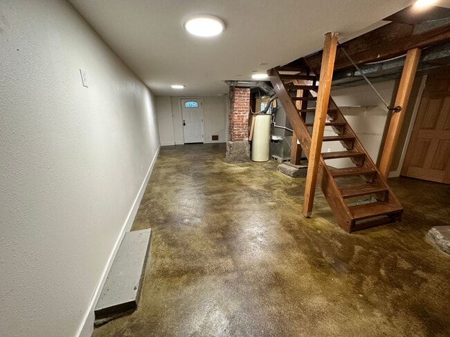 Building Photo - 3 Bedroom Home for Rent - HR Heights