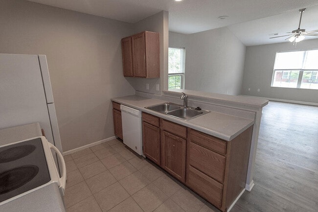 Building Photo - 1330 Godas Cir