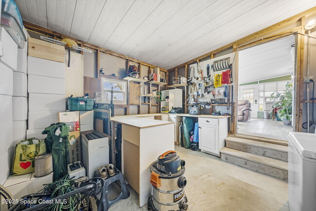 Building Photo - 345 Avocado Dr