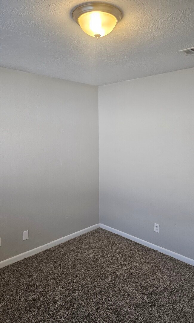 Building Photo - 13355 Lake Breeze Ln