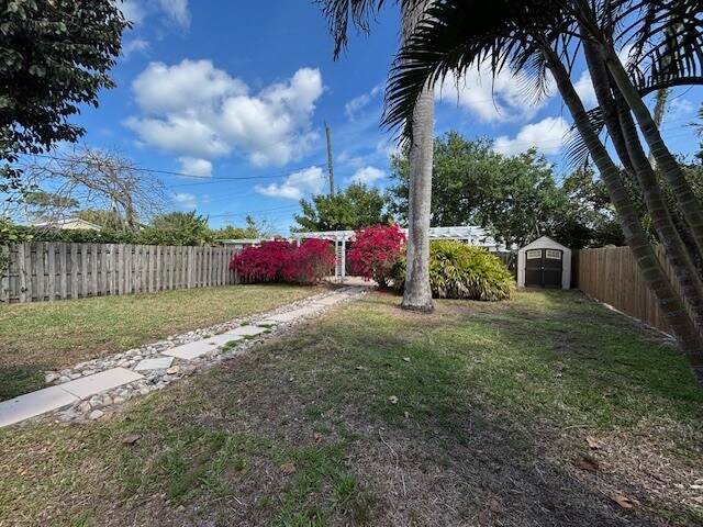 Building Photo - Sperling Ave