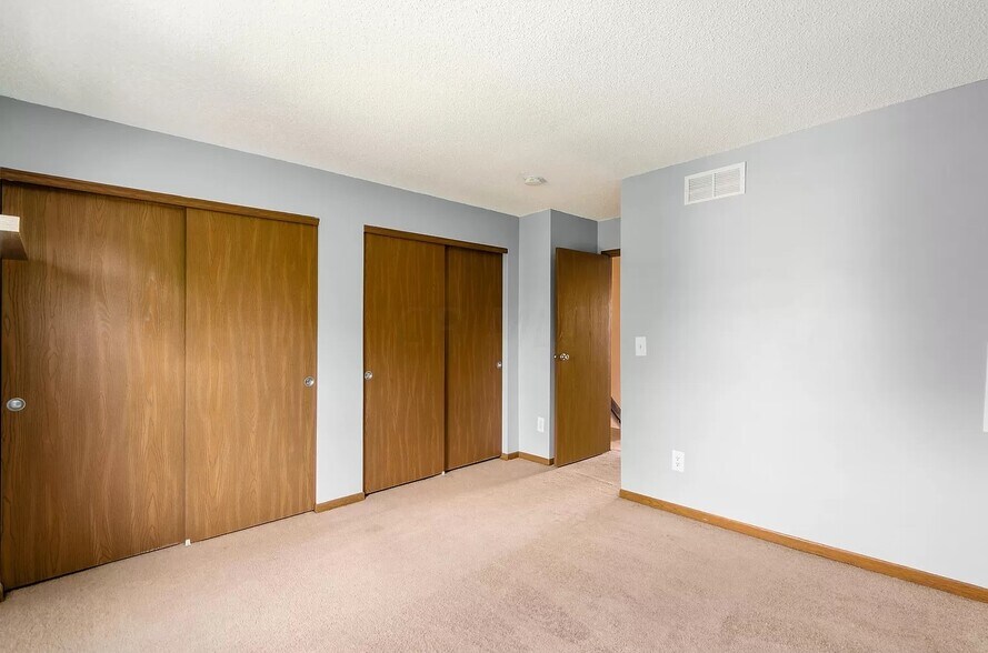 Building Photo - 5651 Barney Ln