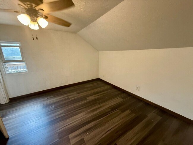 Building Photo - 210 N 1st Ave