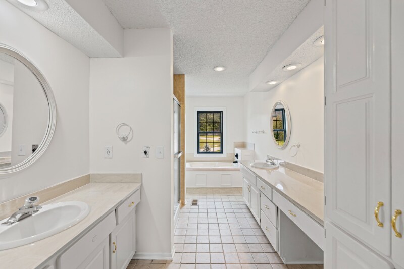 Building Photo - 12752 Granada Ln