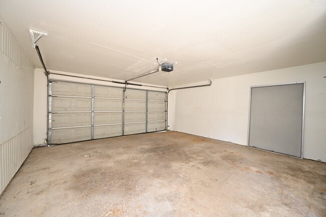 Building Photo - 14420 Westway Ln