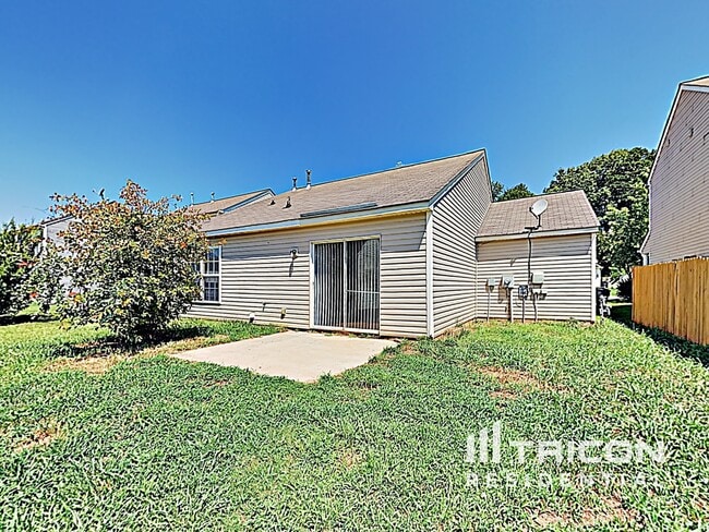 Building Photo - 5411 Peachwood Dr