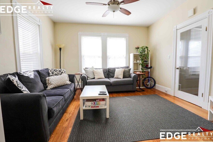 Building Photo - 79 Surrey St