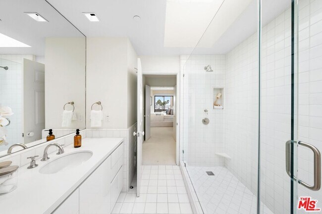 Building Photo - 110 Ocean Park Blvd