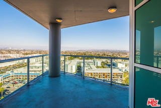 Building Photo - 13600 Marina Pointe Dr