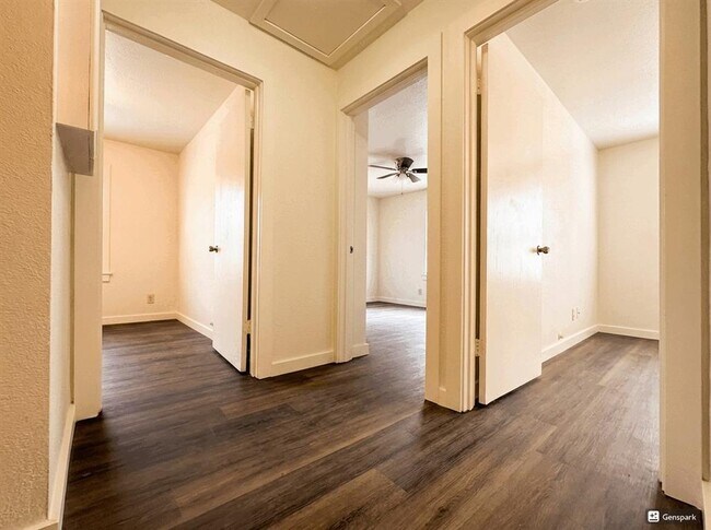 Building Photo - 501 Sacramento Dr