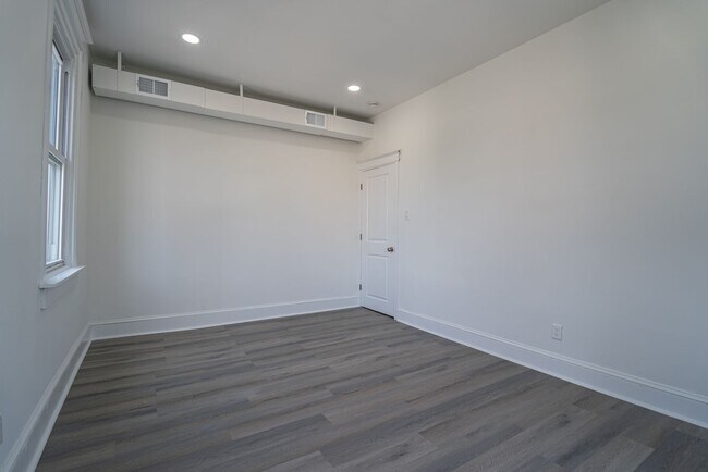 Building Photo - 2410 Wharton St