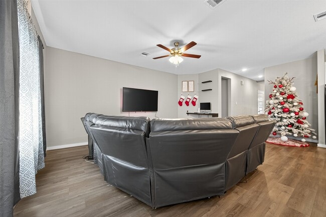 Building Photo - 30301 Kingston Heath Dr