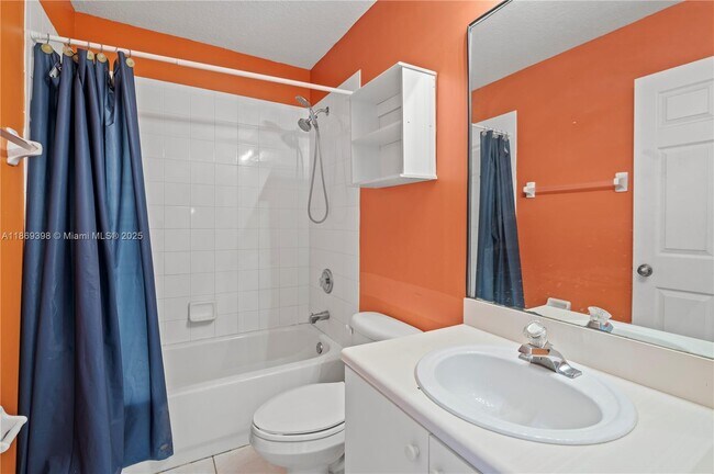 Building Photo - 6714 NW 39th Ln