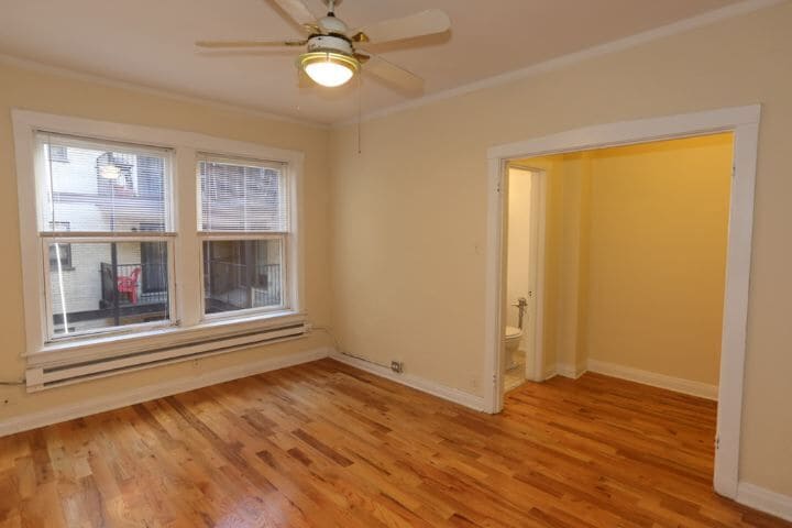 Building Photo - 457 W Melrose